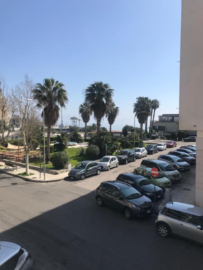 B E B Riviera Di Levante Terracina Luaran gambar