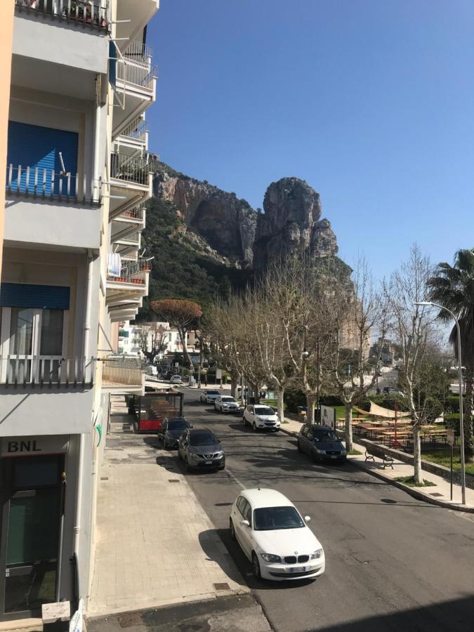 B E B Riviera Di Levante Terracina Luaran gambar