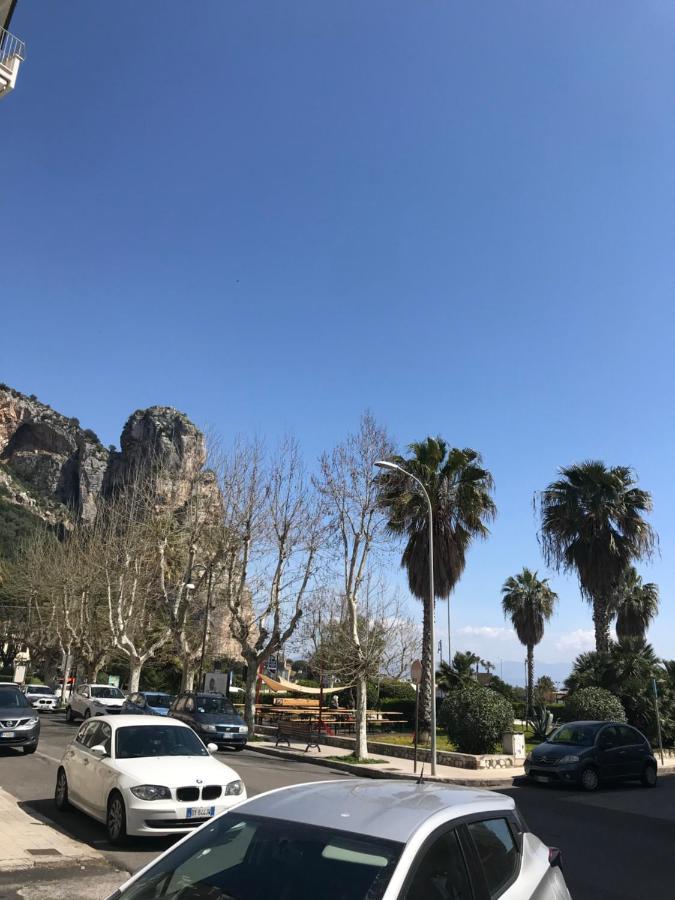 B E B Riviera Di Levante Terracina Luaran gambar