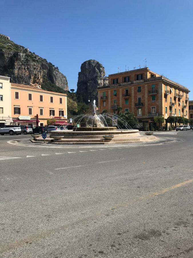 B E B Riviera Di Levante Terracina Luaran gambar